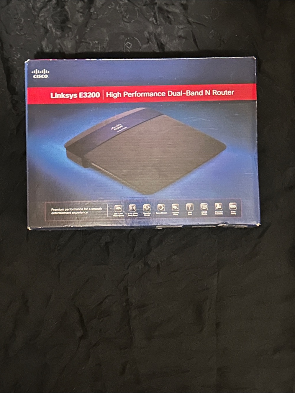 Linksys E3200 Dual-Band Router Box